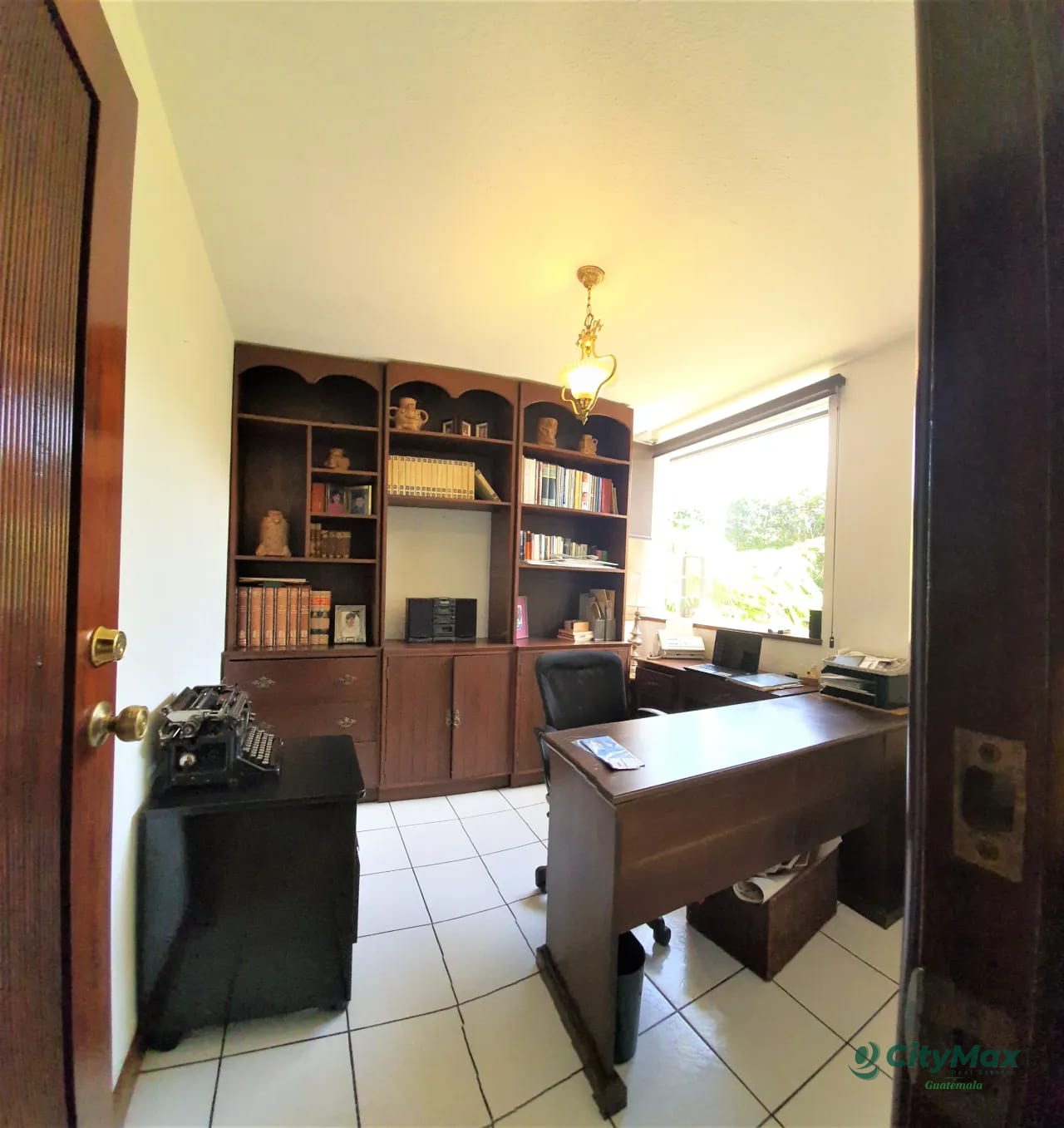 Amplia Casa en Venta El Prado Zona 10 Guatemala — Casa en Venta en El Prado, Zona 10, Guatemala, Ciudad — foto 3 de 11