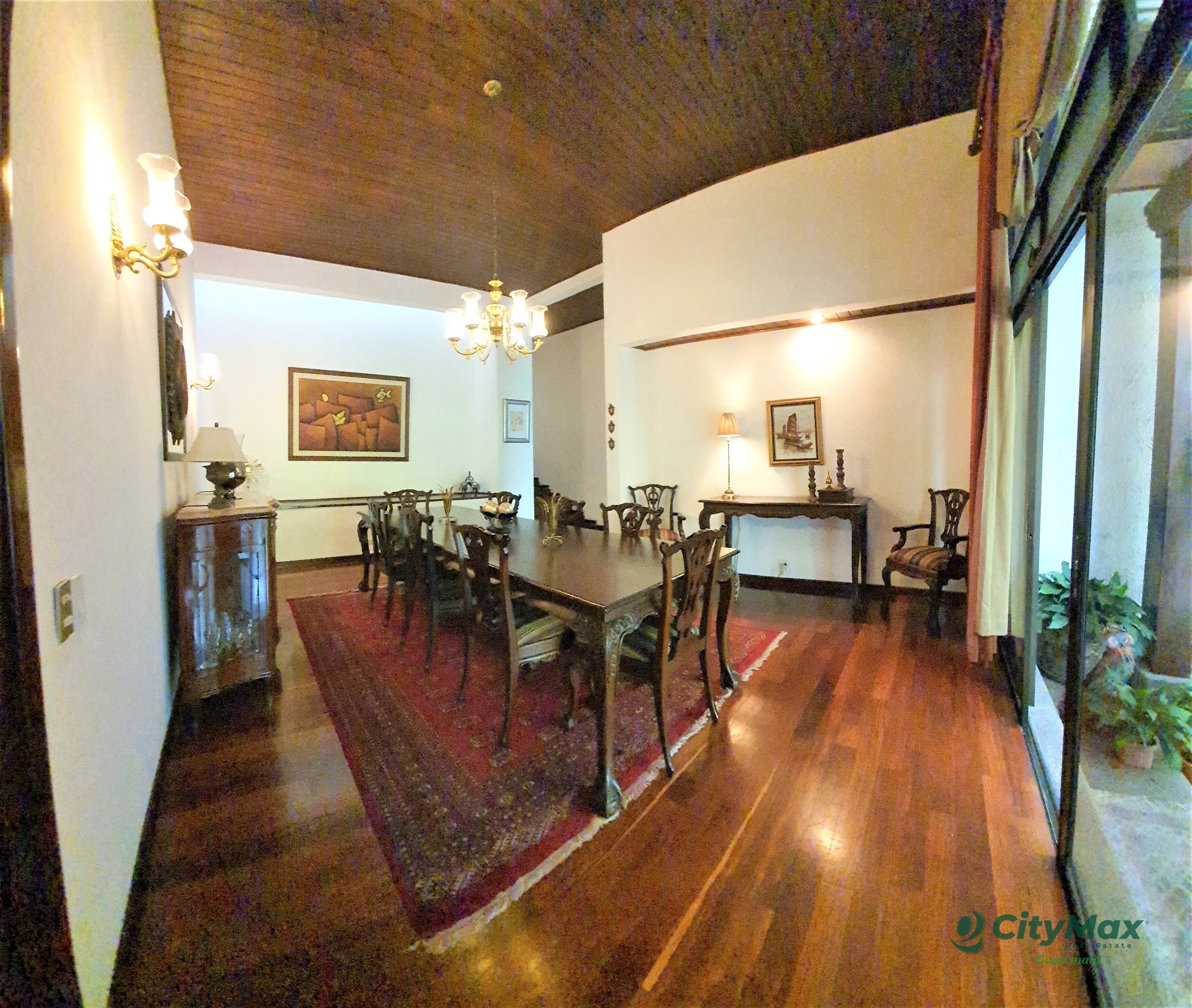 Amplia Casa en Venta El Prado Zona 10 Guatemala - 10