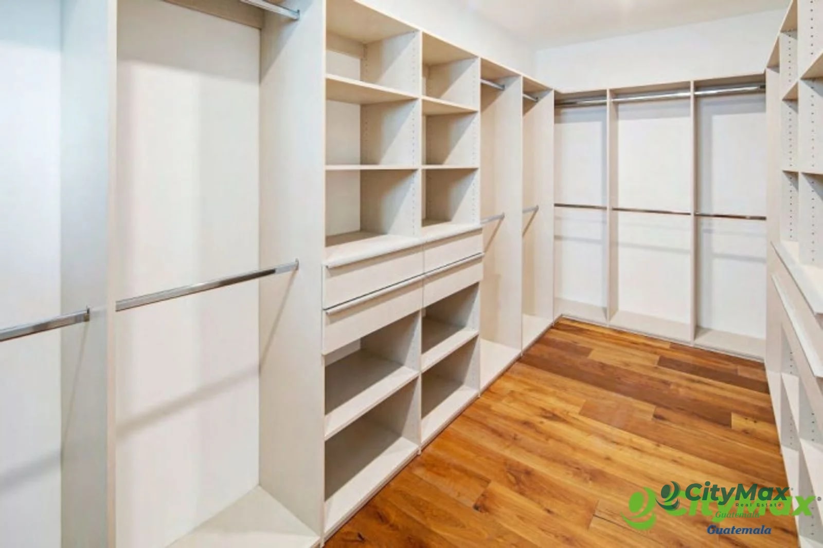 En venta Lujosa Casa en la zona 16 El Pulte - 5