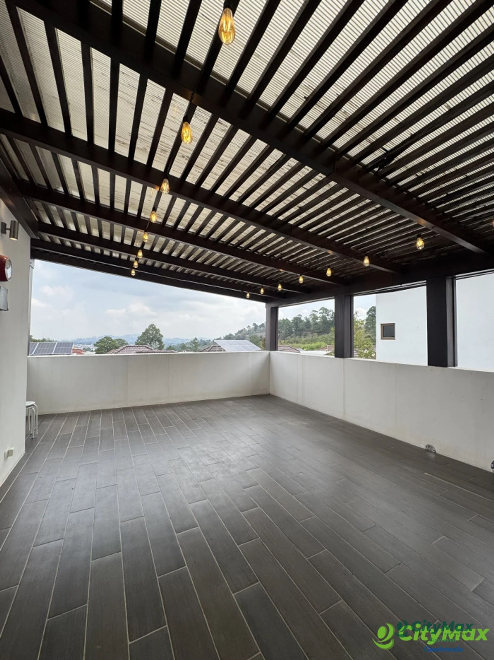 Casa de venta en Lomas de San Isidro Zona 16 - 9