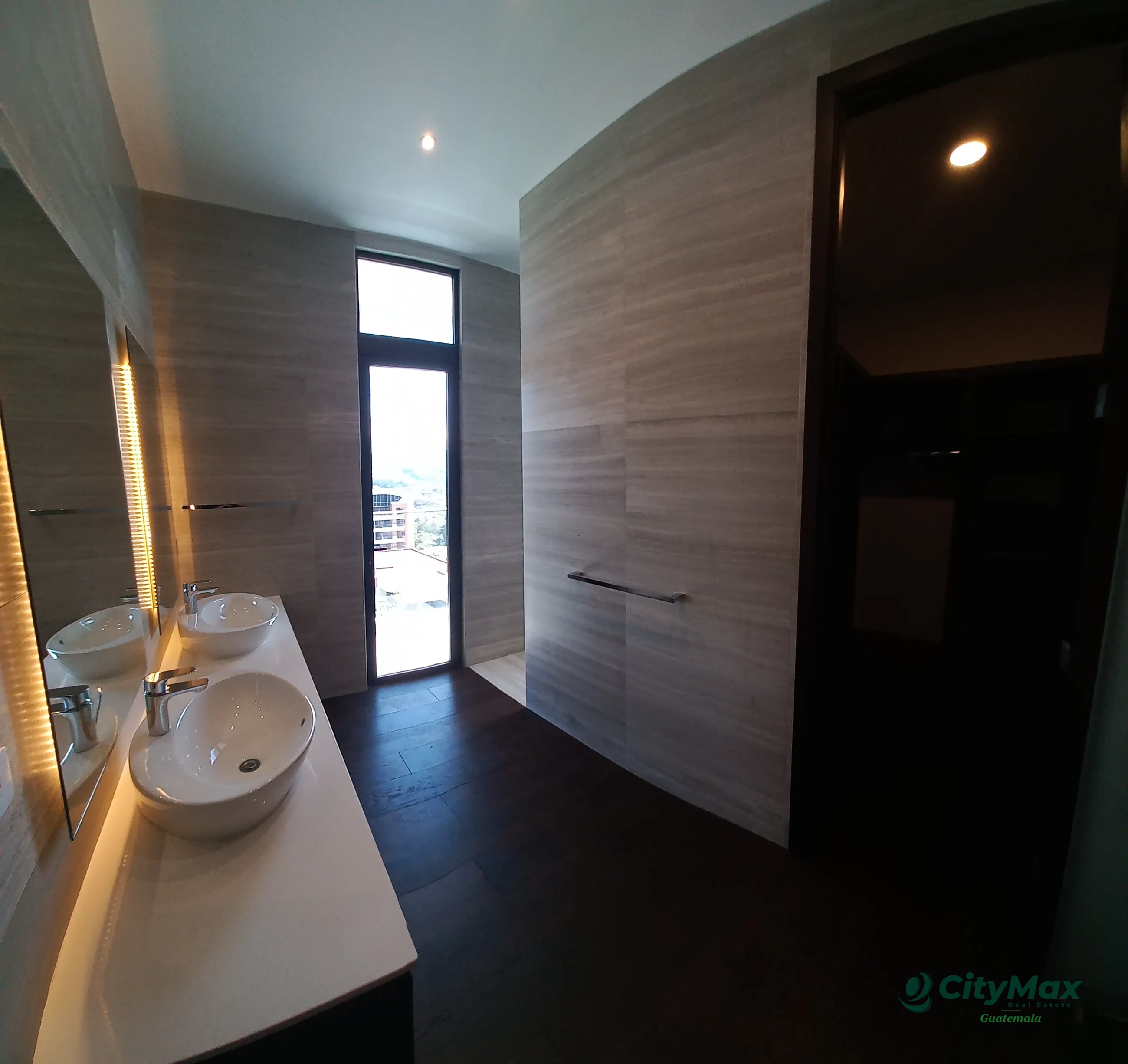 Apartamento en venta o Alquiler en zona 14 Guatemala - 2