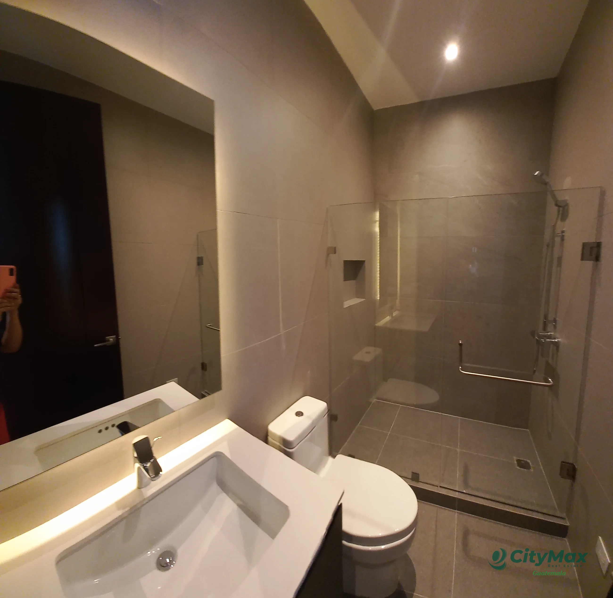 Apartamento en venta o Alquiler en zona 14 Guatemala - 4