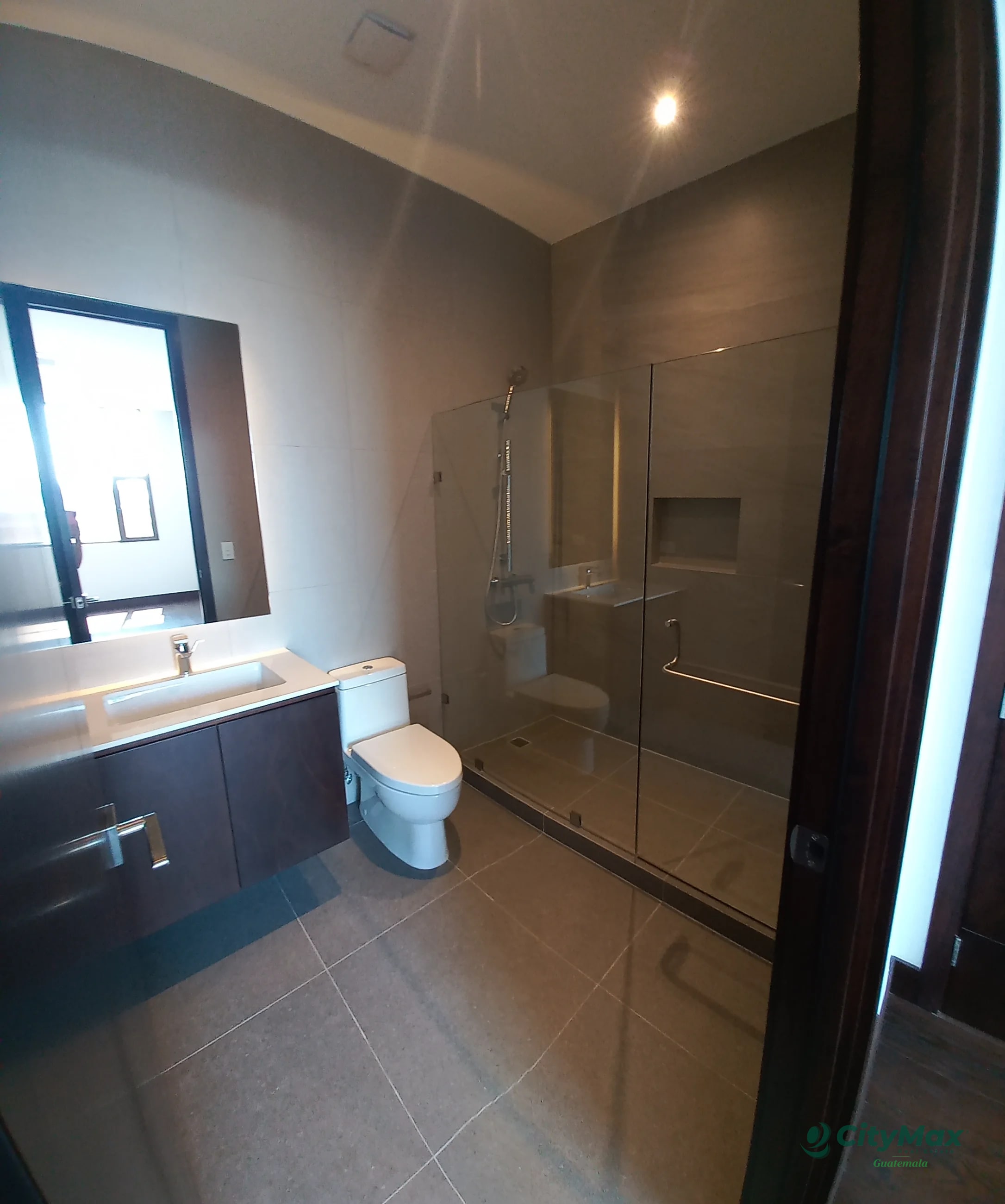 Apartamento en venta o Alquiler en zona 14 Guatemala - 10