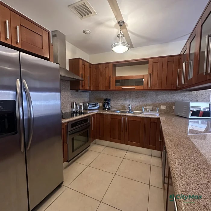 En Venta y Renta Apartamento en Edificio de Zona 14 - 2