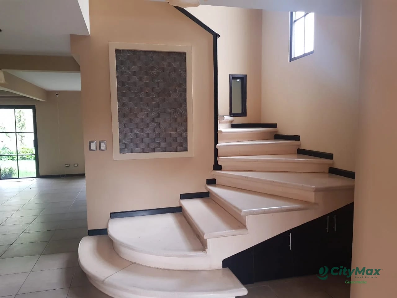 Casa en VENTA en Villas Suiza Zona 16 — Casa en Venta en Zona 16, Guatemala, Ciudad — foto 9 de 17