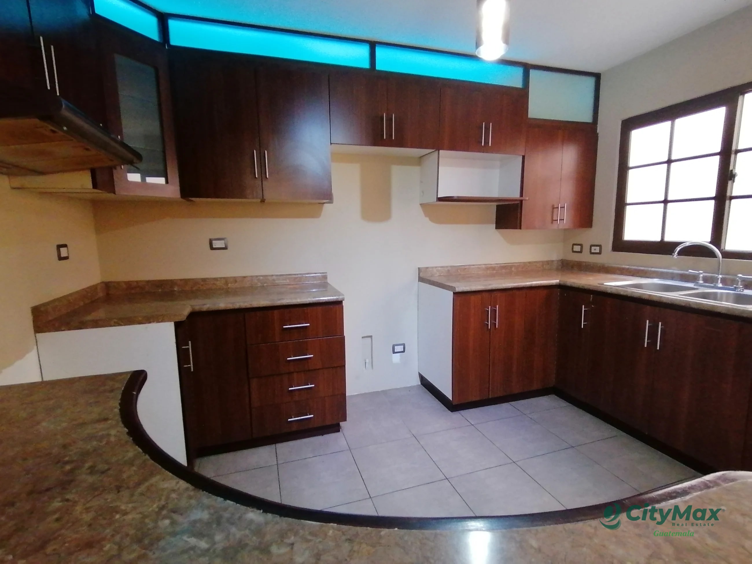 Casa en VENTA en Villas Suiza Zona 16 — Casa en Venta en Zona 16, Guatemala, Ciudad — foto 14 de 17
