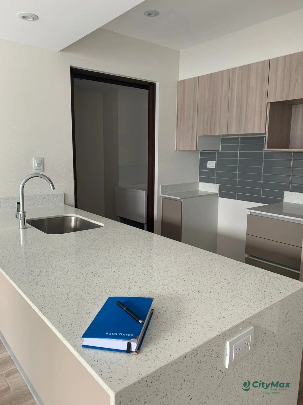 En venta apartamento San Isidro 20-21 Zona 16 — Apartamento en Venta en San Isidro 20/21, Zona 16, Guatemala, Ciudad — foto 8 de 9