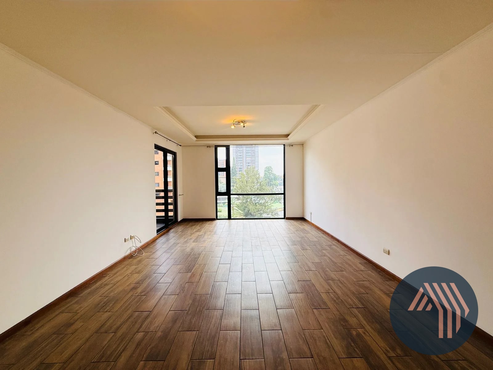 ALQUILER DE CÉNTRICO Y LINDO APARTAMENTO - TORRE DEL VALLE, ZONA 10 - 5