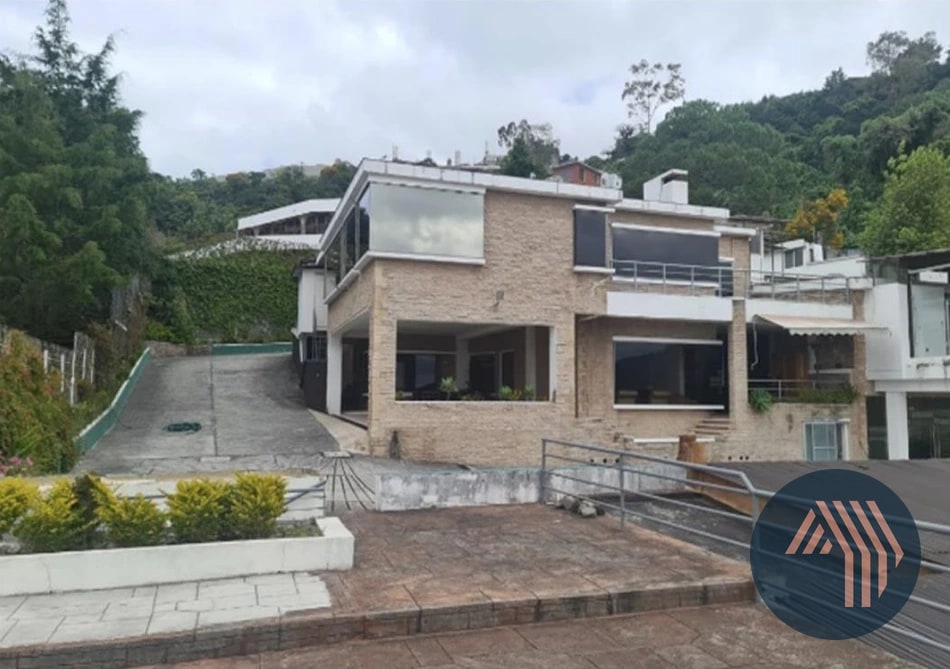 VENTA DE AMPLIA PROPIEDAD - MONTEBELLO, KM 9.5 CARR. SALVADOR — Casa en Venta en Montebello I, Carretera a El Salvador, Guatemala, Ciudad — foto 1 de 17