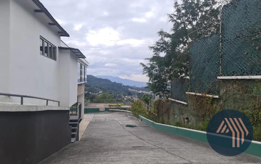 VENTA DE AMPLIA PROPIEDAD - MONTEBELLO, KM 9.5 CARR. SALVADOR — Casa en Venta en Montebello I, Carretera a El Salvador, Guatemala, Ciudad — foto 4 de 17