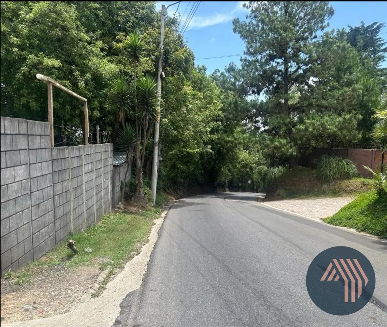 VENTA DE AMPLIO TERRENO - CARR. A LAGUNA BERMEJA, PIEDRA PARADA — Terreno en Venta en Carretera a El Salvador, Guatemala, Ciudad — foto 3 de 9