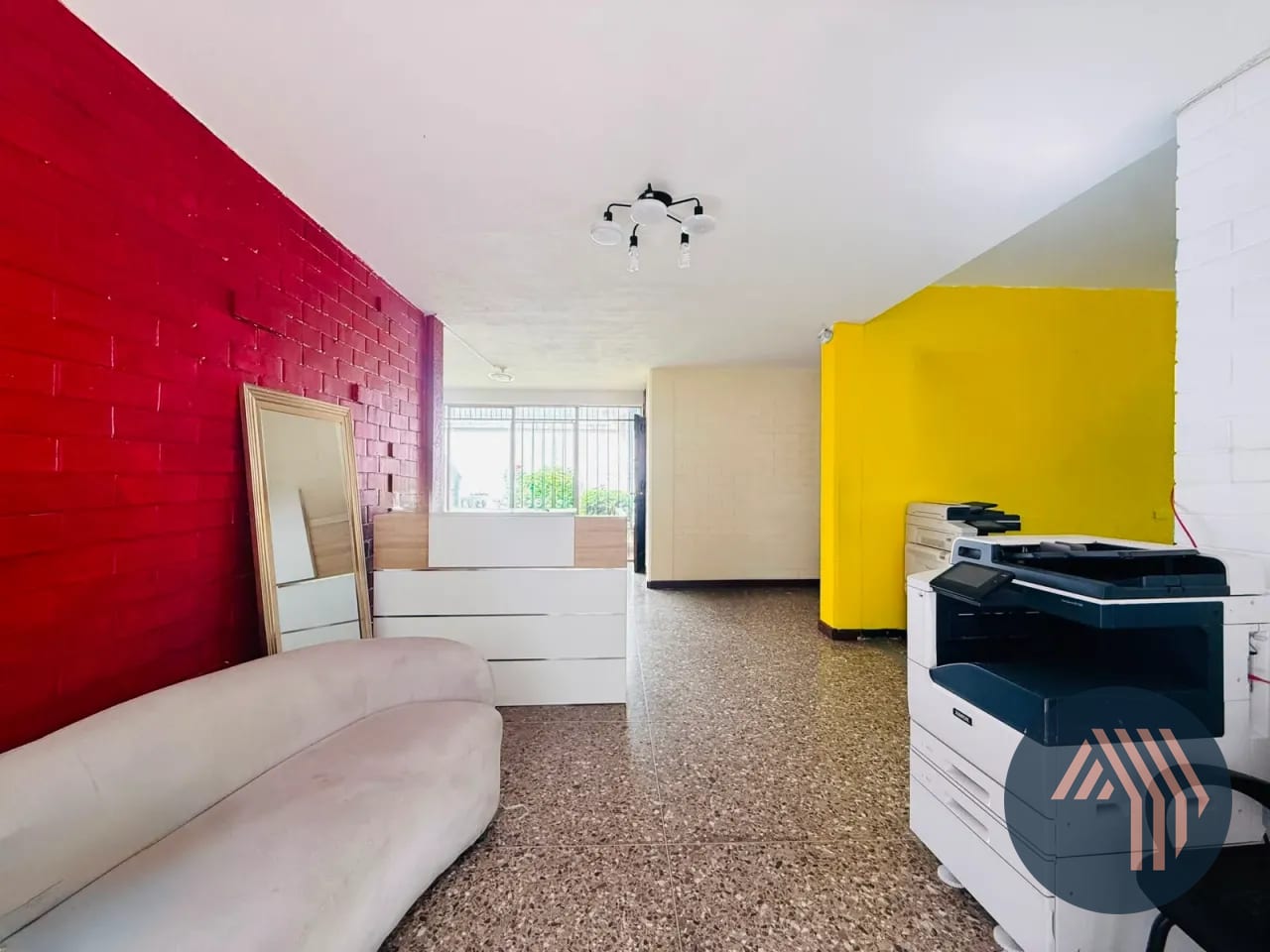 ALQUILER DE AMPLIA CASA IDEAL PARA COMERCIO U OFICINAS - ZONA 10 — Casa en Alquiler en Zona 10, Guatemala, Ciudad — foto 6 de 17