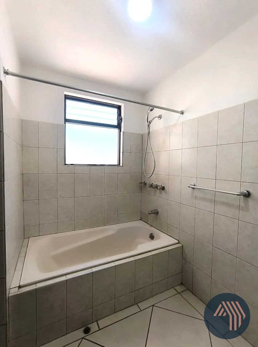 Alquiler de Hermosa Casa - Terravista, KM 16.5 CES — Casa en Alquiler en Terravista, Carretera a El Salvador, Guatemala, Ciudad — foto 11 de 17