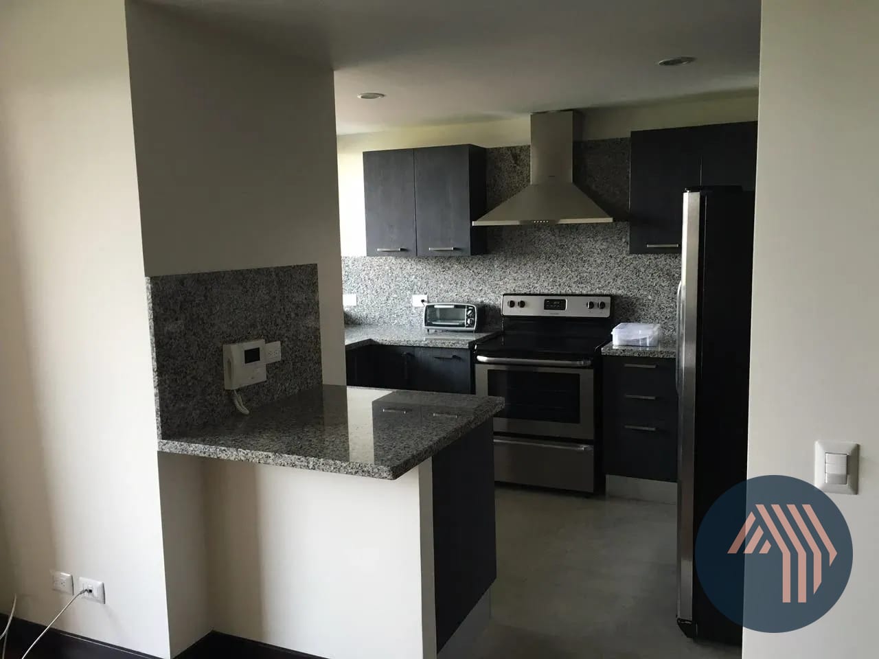 Alquiler de Amplio Apartamento - Santa Sofia, Zona 10 — Apartamento en Venta en Zona 14, Guatemala, Ciudad — foto 3 de 9