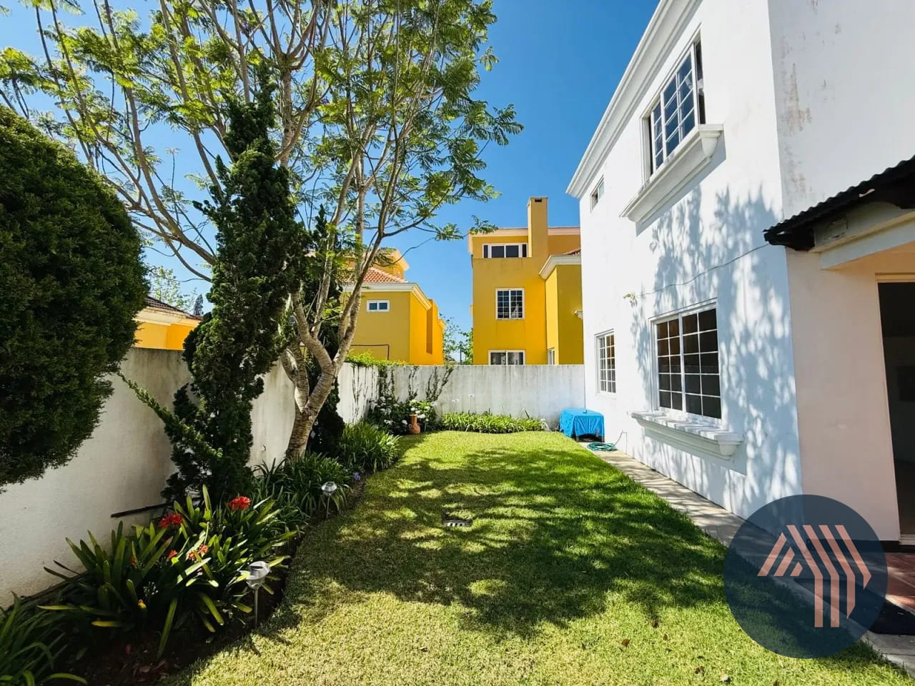 Venta de Amplia Casa - Cond. Entreverdes, Fraijanes — Casa en Venta en Entreverdes, Carretera a El Salvador, Guatemala, Ciudad — foto 8 de 15