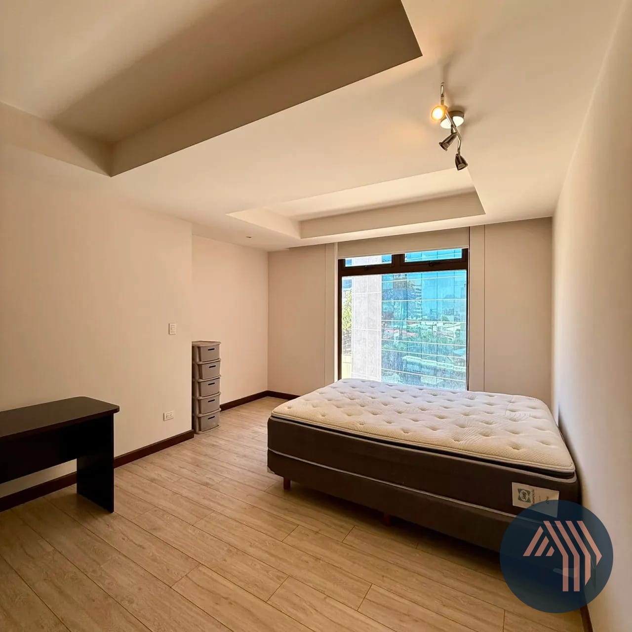Alquiler de Amplio y Céntrico Apartamento - VEINTI4, Zona 10 — Apartamento en Alquiler en Veinti4, Zona 10, Guatemala, Ciudad — foto 3 de 12