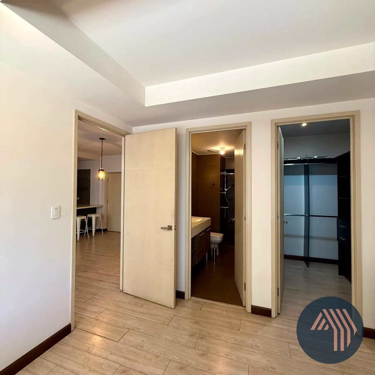 Alquiler de Amplio y Céntrico Apartamento - VEINTI4, Zona 10 — Apartamento en Alquiler en Veinti4, Zona 10, Guatemala, Ciudad — foto 4 de 12