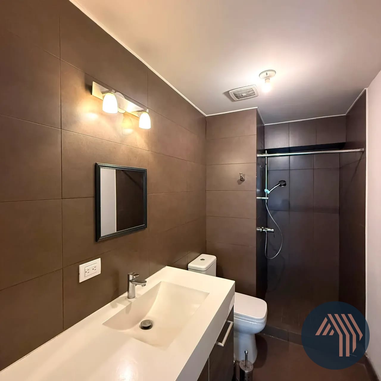 Alquiler de Amplio y Céntrico Apartamento - VEINTI4, Zona 10 — Apartamento en Alquiler en Veinti4, Zona 10, Guatemala, Ciudad — foto 7 de 12