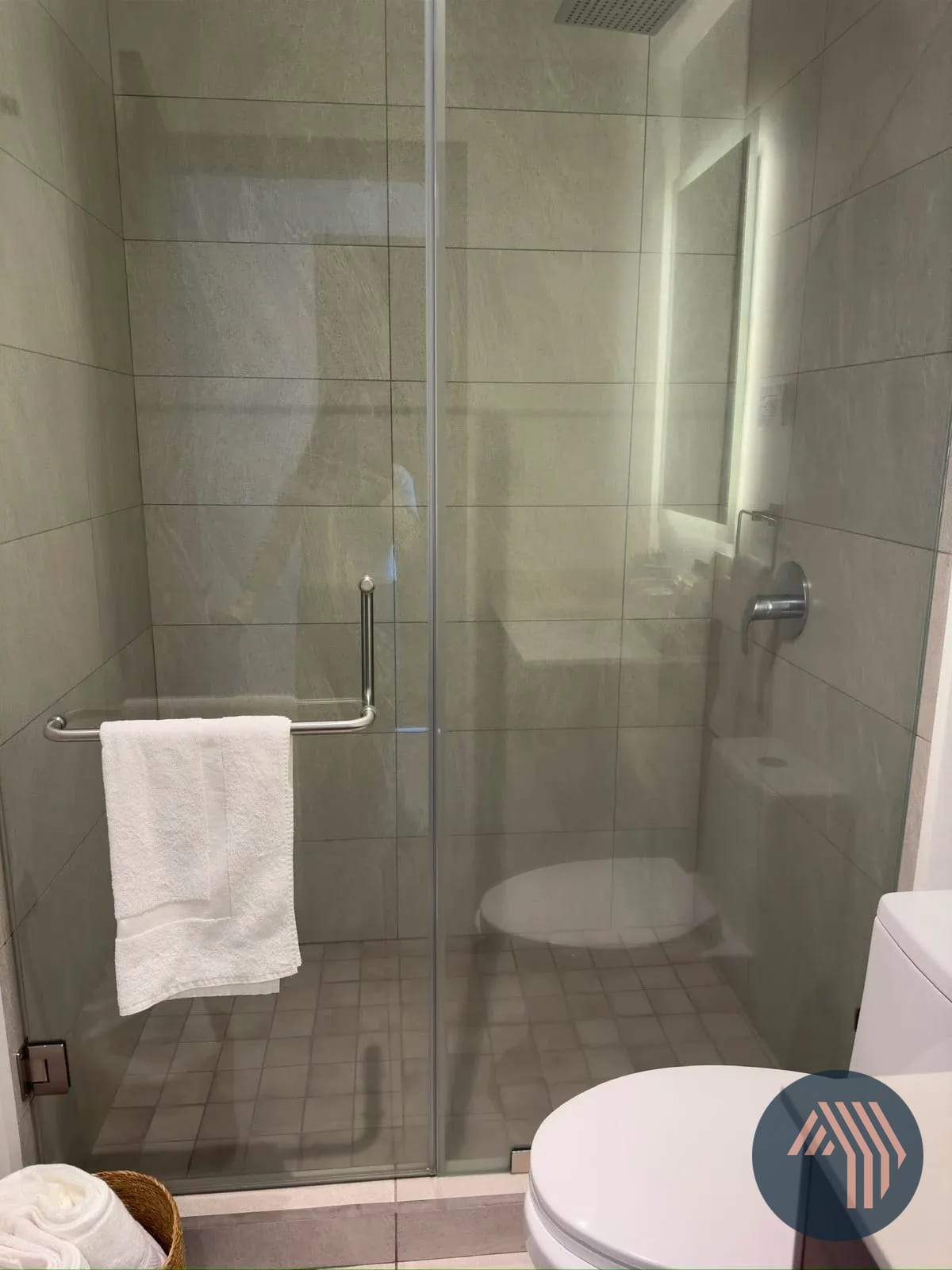 Alquiler de Moderno Apartamento Amueblado - IQ10, Zona 10 — Apartamento en Alquiler en IQ10, Zona 10, Guatemala, Ciudad — foto 8 de 10