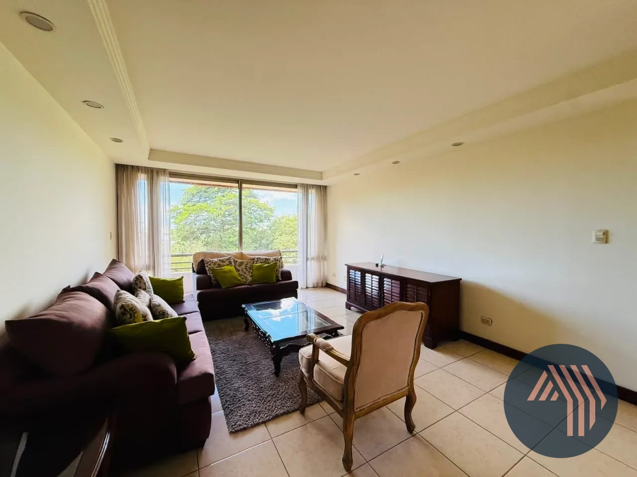Alquiler de Céntrico Apartamento - Jardines del Acueducto, Zona 10 — Apartamento en Alquiler en Jardines del Acueducto, Zona 10, Guatemala, Ciudad — foto 4 de 16