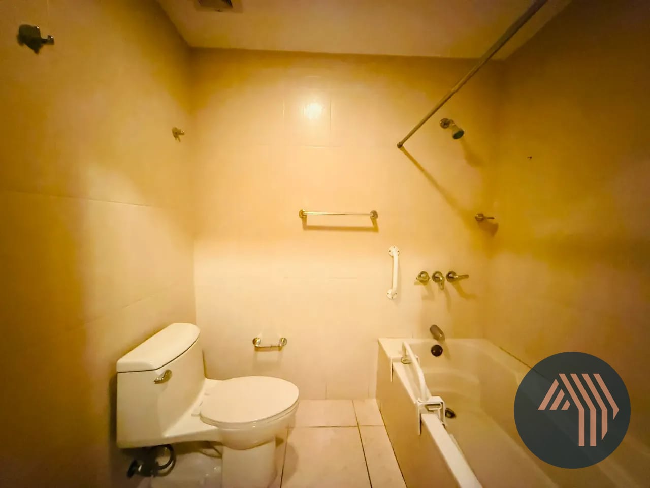 Alquiler de Céntrico Apartamento - Jardines del Acueducto, Zona 10 — Apartamento en Alquiler en Jardines del Acueducto, Zona 10, Guatemala, Ciudad — foto 13 de 16