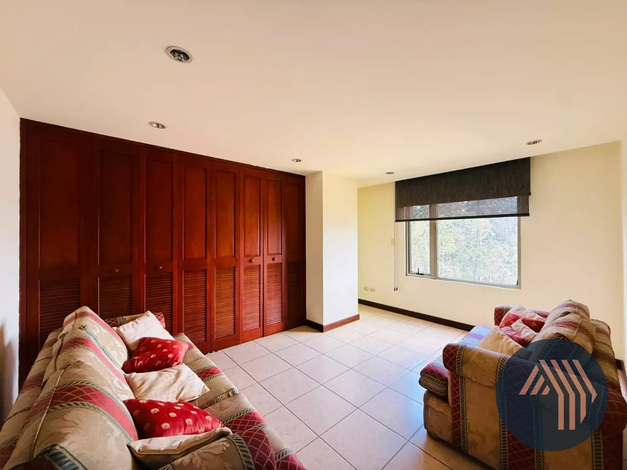 Alquiler de Céntrico Apartamento - Jardines del Acueducto, Zona 10 — Apartamento en Alquiler en Jardines del Acueducto, Zona 10, Guatemala, Ciudad — foto 14 de 16
