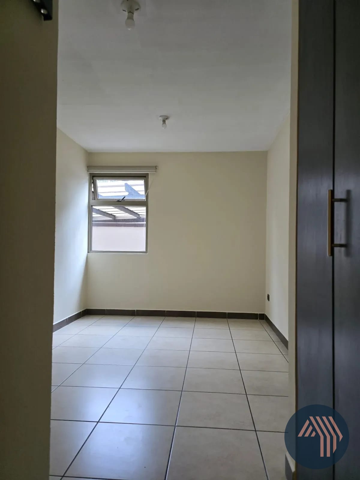 Alquiler de Apartamento - Jardines de las Charcas, Zona 11 — Apartamento en Alquiler en Jardines de Las Charcas, Zona 11, Guatemala, Ciudad — foto 8 de 11