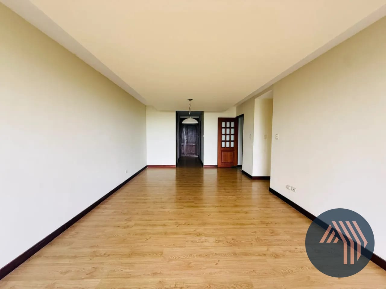 Alquiler de Céntrico Apartamento - Jardines del Acueducto, Zona 10 — Apartamento en Alquiler en Jardines del Acueducto, Zona 10, Guatemala, Ciudad — foto 5 de 12