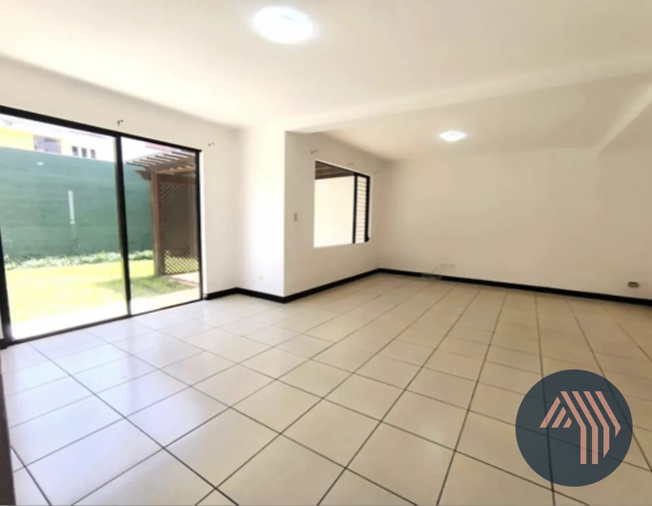 Venta de Hermosa Casa - Terravista, KM 16.5 CES — Casa en Venta en Terravista, Carretera a El Salvador, Guatemala, Ciudad — foto 4 de 17