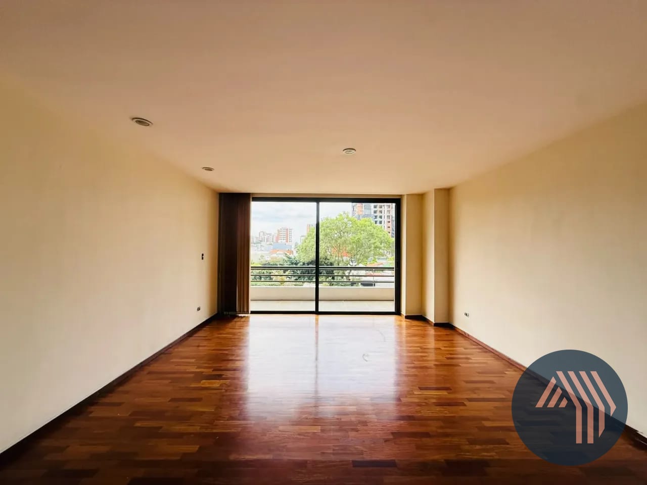Alquiler de Hermoso Apartamento - Cobira, Zona 13 — Apartamento en Alquiler en Cobira, Zona 13, Guatemala, Ciudad — foto 3 de 15