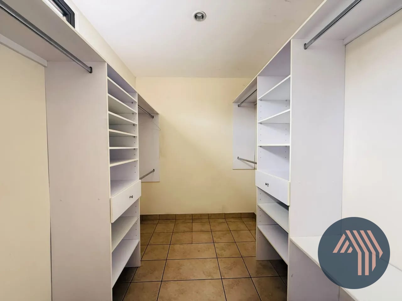 Alquiler de Hermoso Apartamento - Cobira, Zona 13 — Apartamento en Alquiler en Cobira, Zona 13, Guatemala, Ciudad — foto 15 de 15