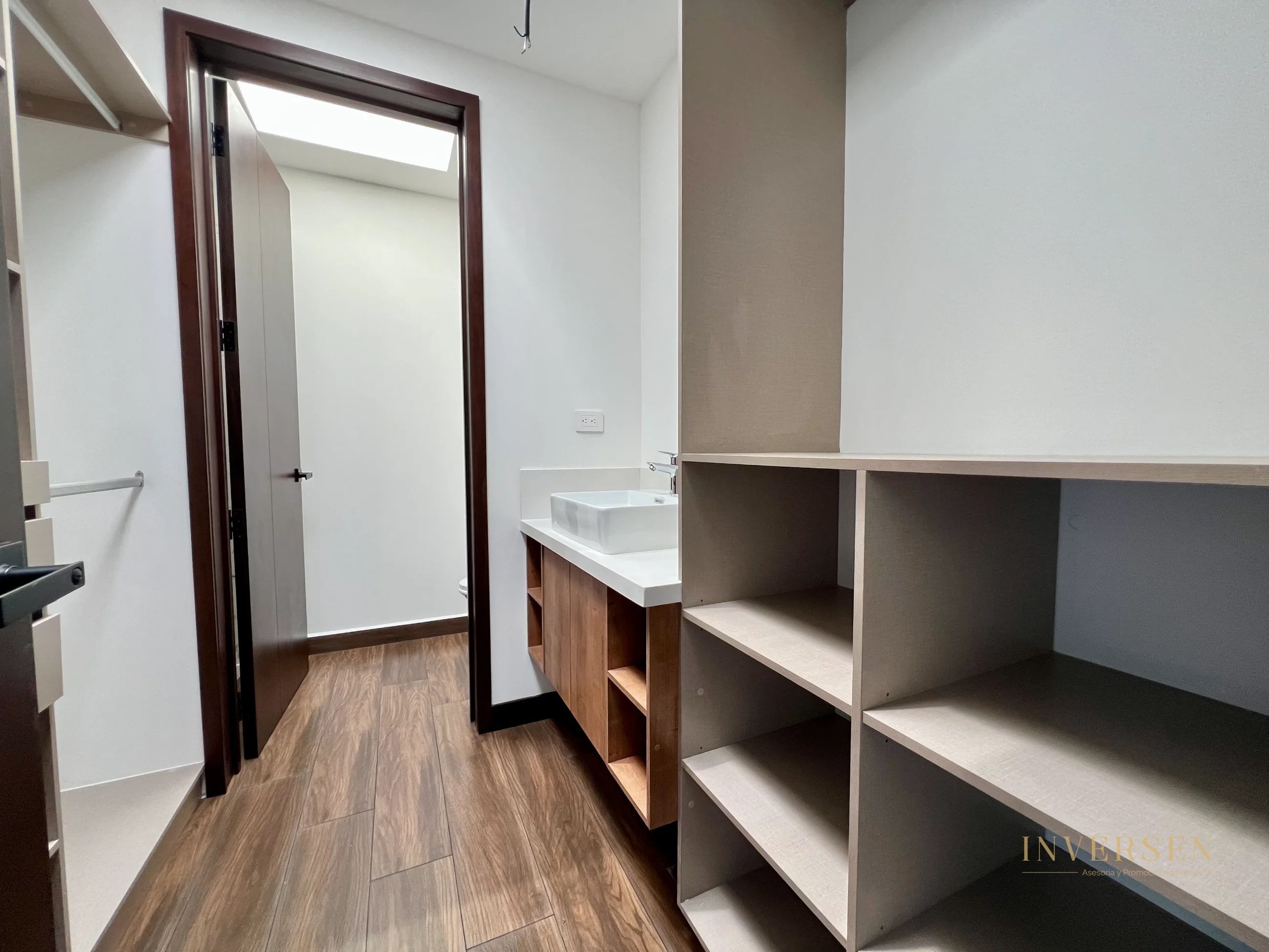 Casa en venta en zona 10 - Molie - 11