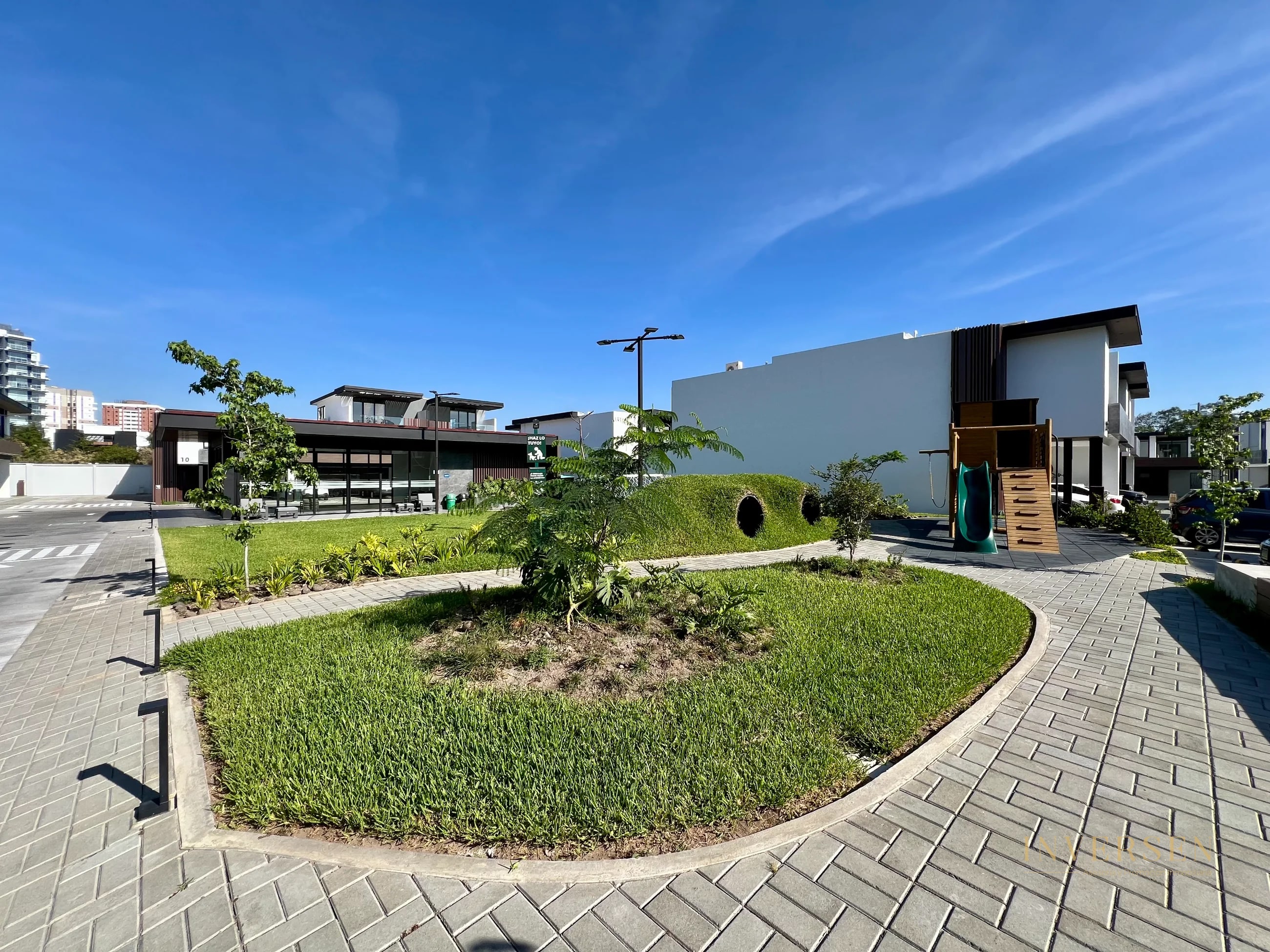 Casa en venta en zona 10 - Molie - 15