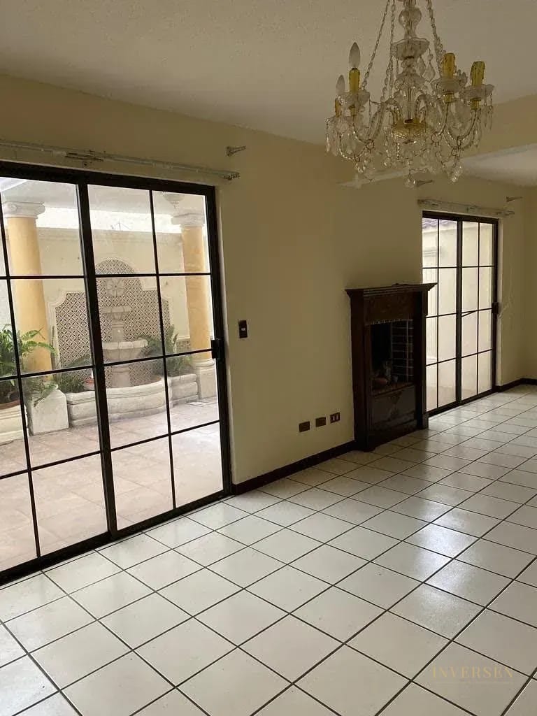 Casa en renta ubicada en condominio Los Laureles — Casa en Alquiler en San José Pinula, Guatemala, Ciudad — foto 1 de 10