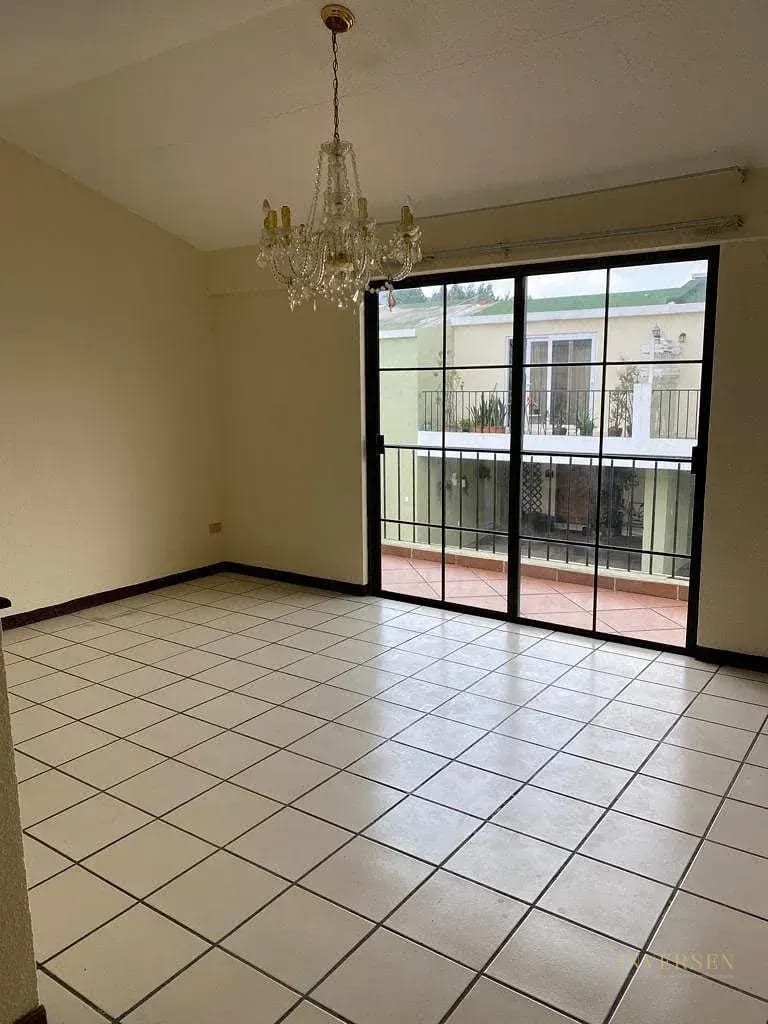 Casa en renta ubicada en condominio Los Laureles — Casa en Alquiler en San José Pinula, Guatemala, Ciudad — foto 3 de 10