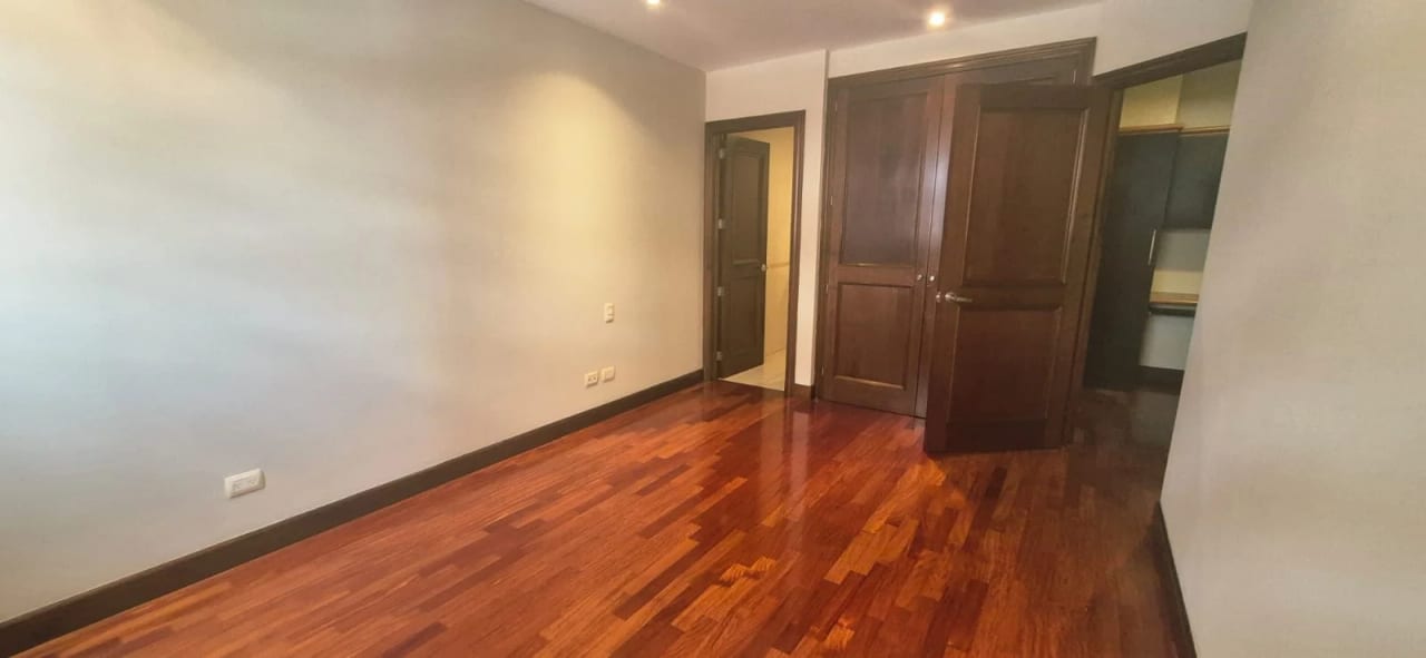Amplio Apartamento en Alquiler San Angel Zona 14 — Apartamento en Alquiler en San Ángel, Zona 14, Guatemala, Ciudad — foto 12 de 16