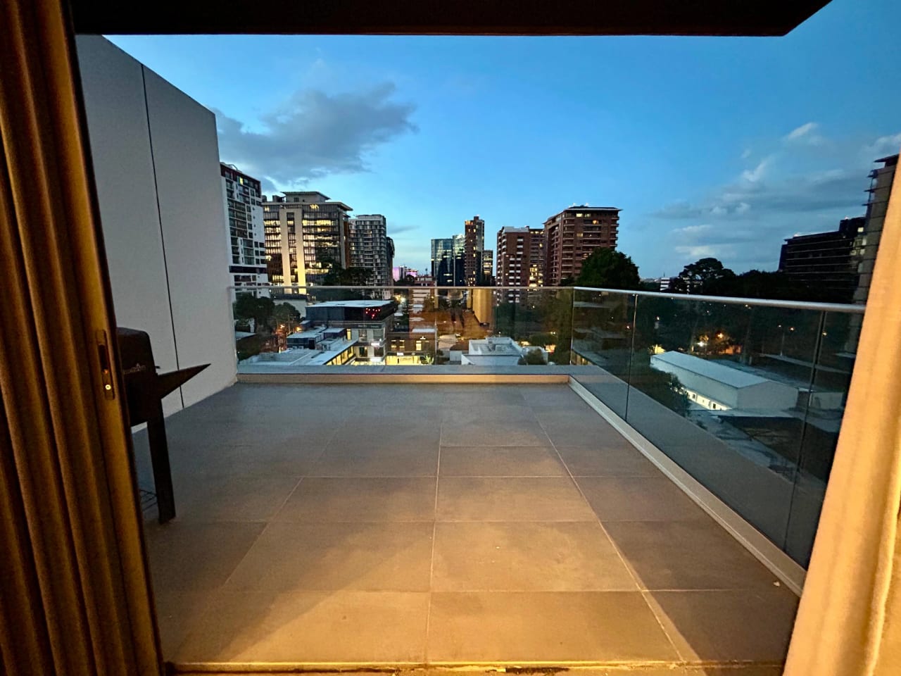 Apartamento en Renta en Zona 10 — Apartamento en Alquiler en Vasanta, Zona 10, Guatemala, Ciudad — foto 1 de 17