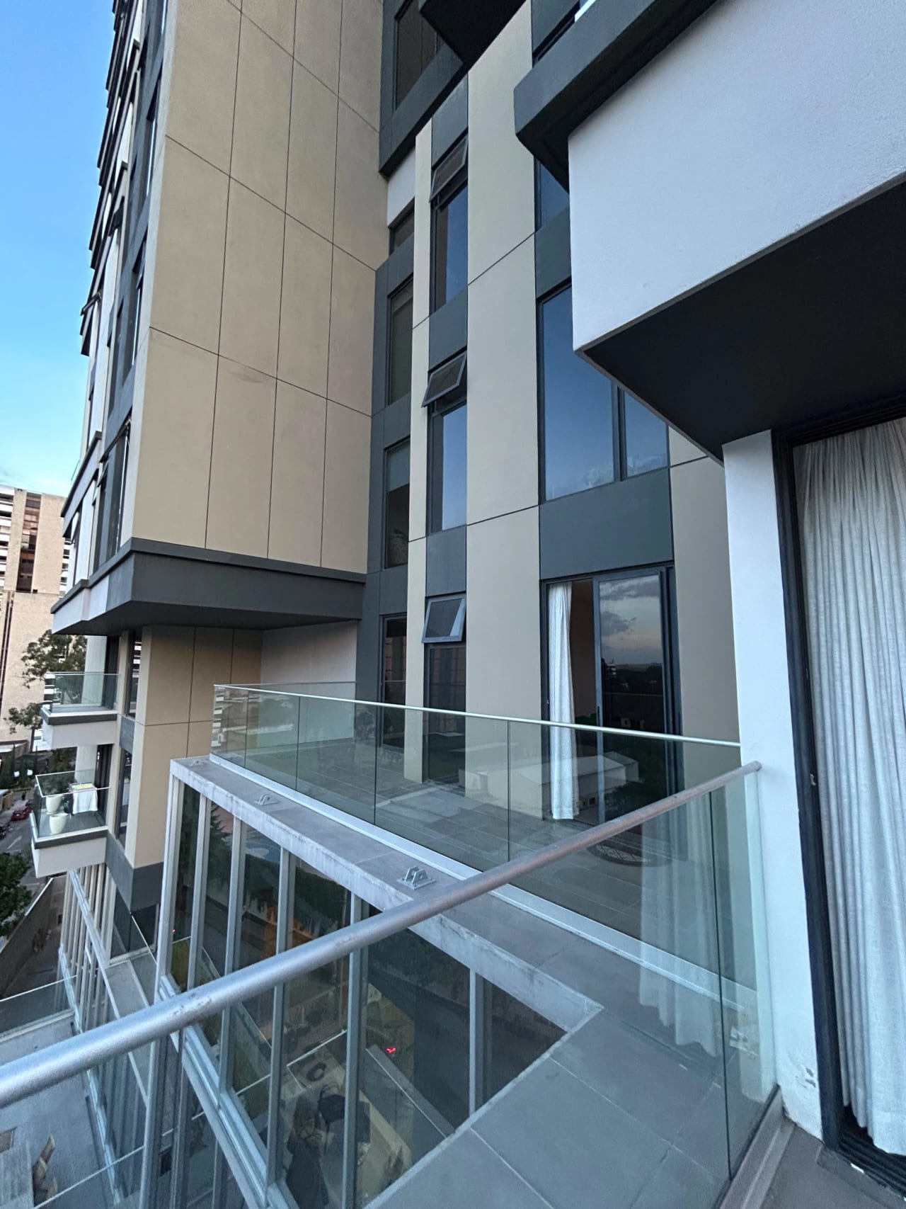 Apartamento en Renta en Zona 10 — Apartamento en Alquiler en Vasanta, Zona 10, Guatemala, Ciudad — foto 2 de 17