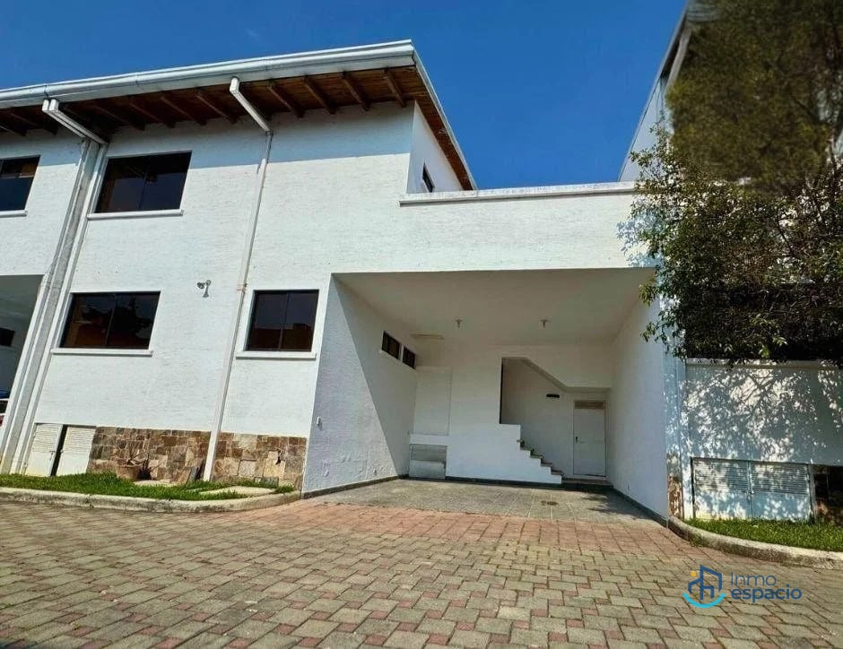 Casa en alquiler en Condominio San Mateo, Boulevard Acatán Zona 16 - 1