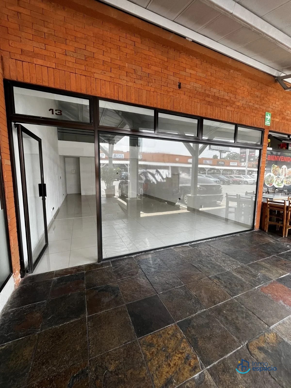 Locales comerciales en renta en 10 Plaza, 20 Calle - 1