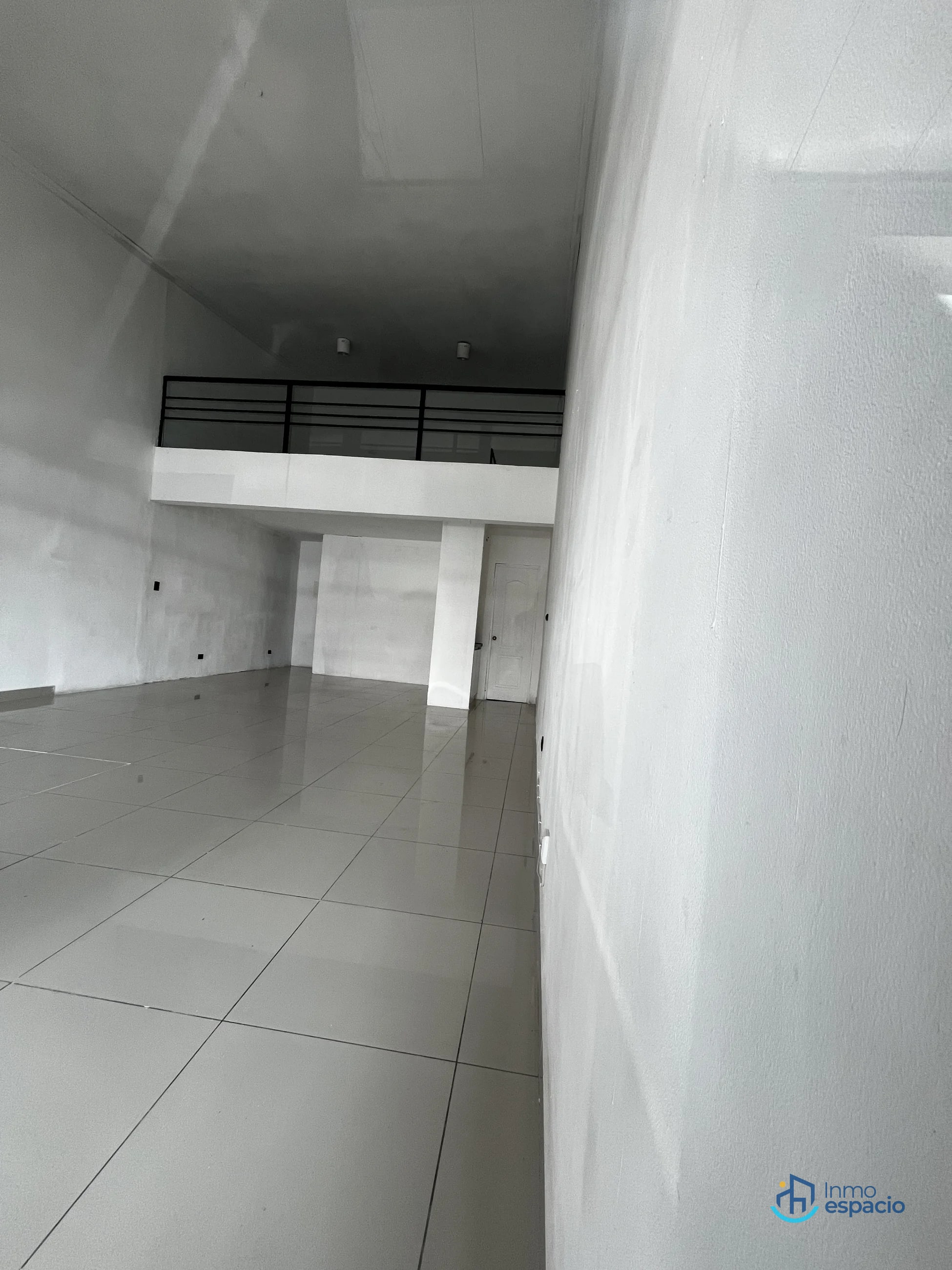 Locales comerciales en renta en 10 Plaza, 20 Calle - 3