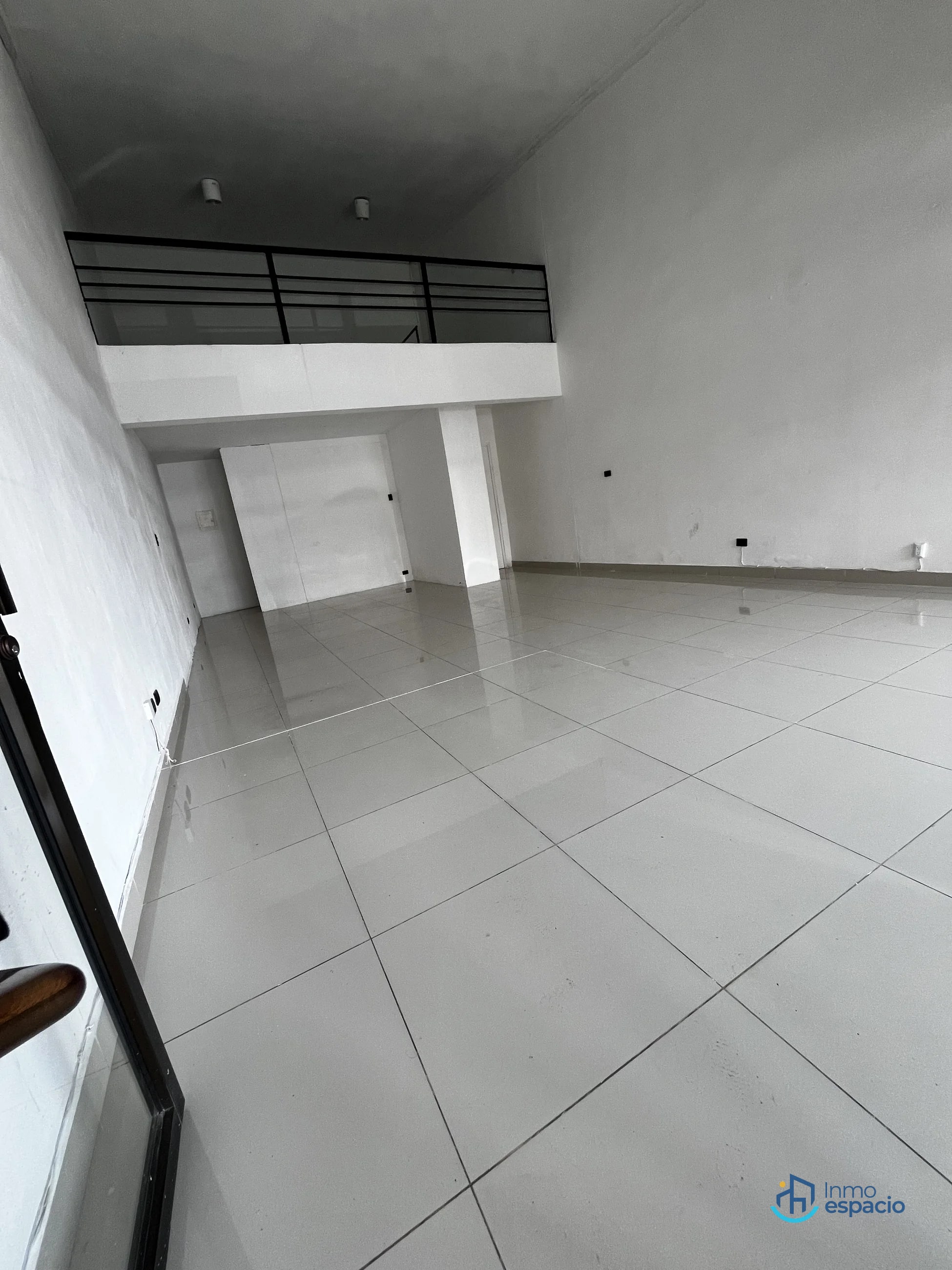 Locales comerciales en renta en 10 Plaza, 20 Calle - 5