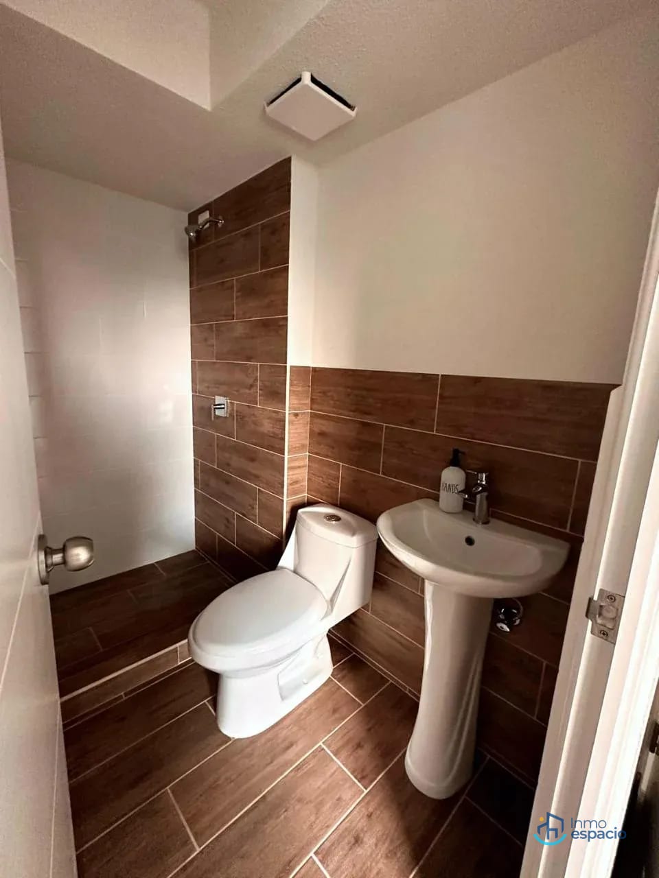 🏢 APARTAMENTO EN ALQUILER – EDIFICIO ALAIA, ZONA 5 VILLA NUEVA — Apartamento en Alquiler en Zona 5, Guatemala, Ciudad — foto 14 de 17