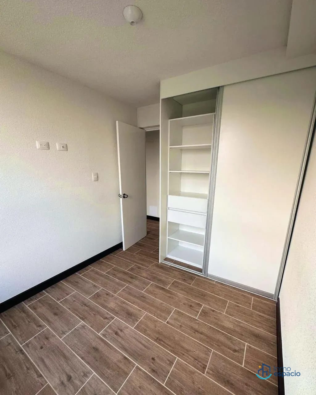🏢 APARTAMENTO EN ALQUILER – EDIFICIO ALAIA, ZONA 5 VILLA NUEVA — Apartamento en Alquiler en Zona 5, Guatemala, Ciudad — foto 13 de 17