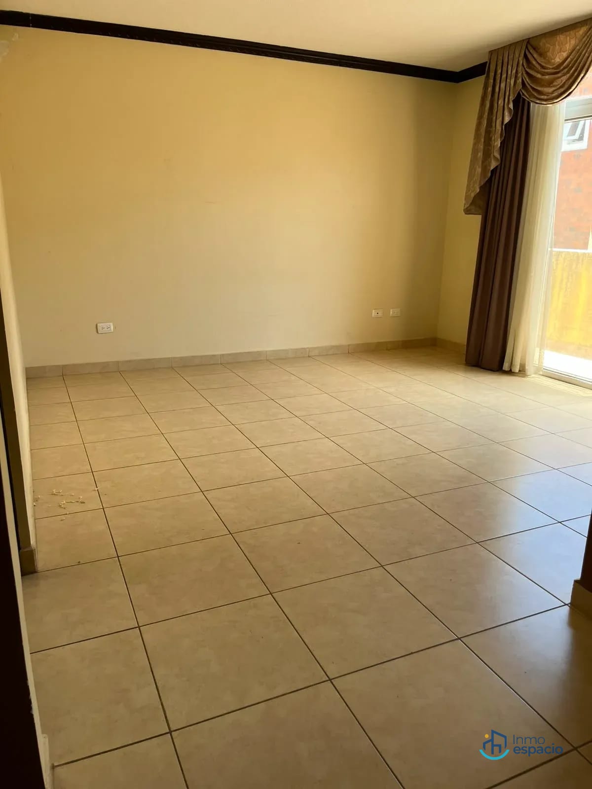 🏡 CASA EN VENTA – ALTOS DE LA ENCINAL 2 — Casa en Venta en El Encinal, Zona 7 Mixco, Guatemala, Ciudad — foto 9 de 17