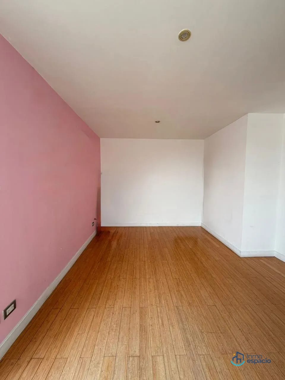 🏢 APARTAMENTO EN VENTA O ALQUILER – EDIFICIO ATRIUM, ZONA 10 — Apartamento en Venta en Atrium, Zona 10, Guatemala, Ciudad — foto 8 de 14
