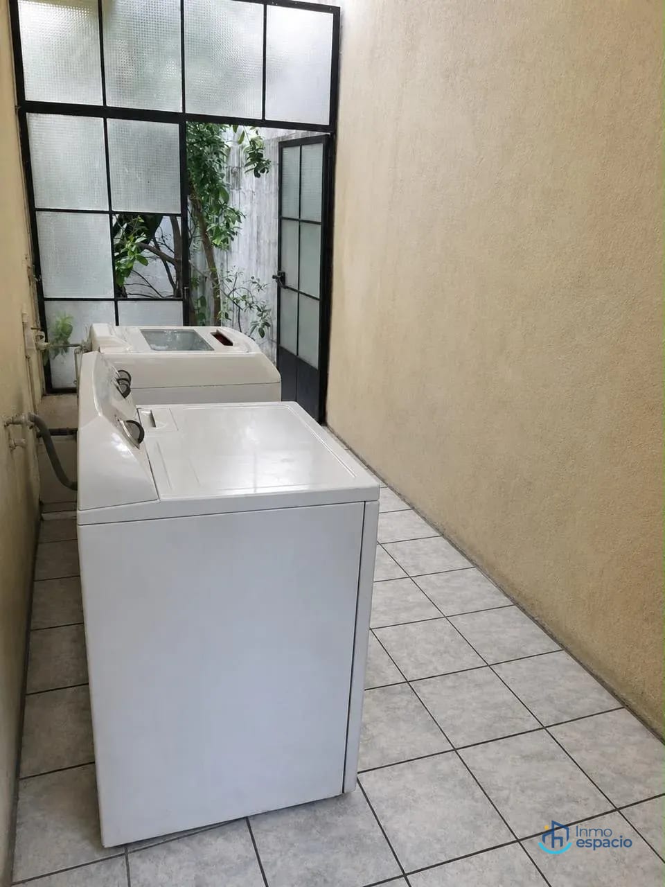 Casa en Venta | Zona 8 de Mixco — Casa en Venta en Pinares de San Cristobal, Zona 8 Mixco, Guatemala, Ciudad — foto 2 de 6
