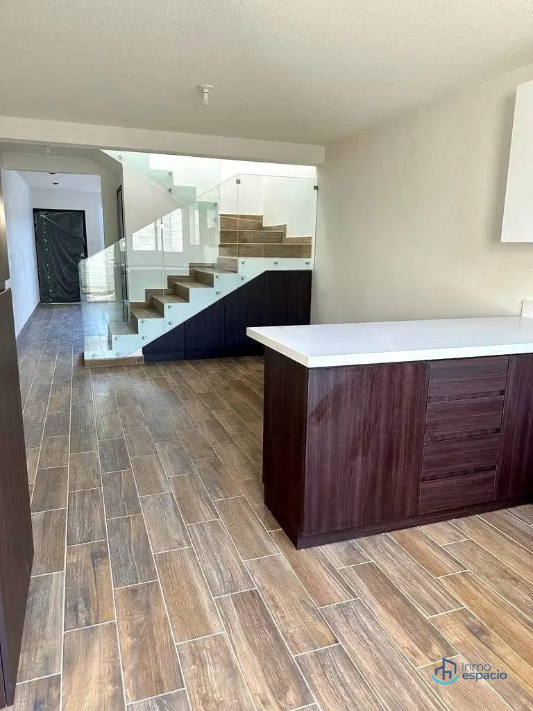Casa tipo TownHouse en Zona 16 — Casa en Alquiler en Hacienda Real, Zona 16, Guatemala, Ciudad — foto 3 de 9