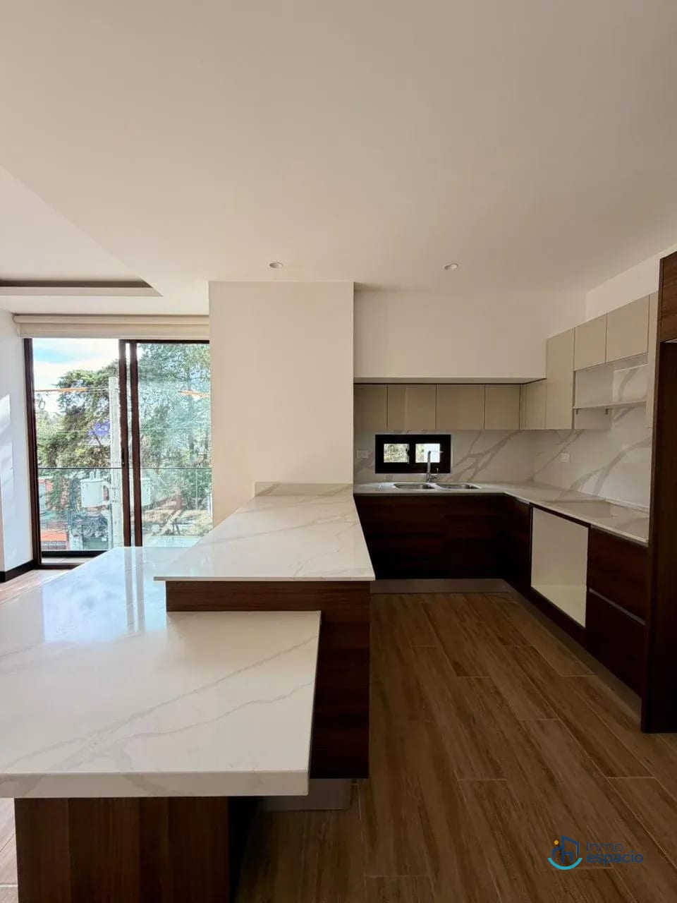 Apartamento en renta en Zona 13 — Apartamento en Alquiler en Zona 13, Guatemala, Ciudad — foto 2 de 11