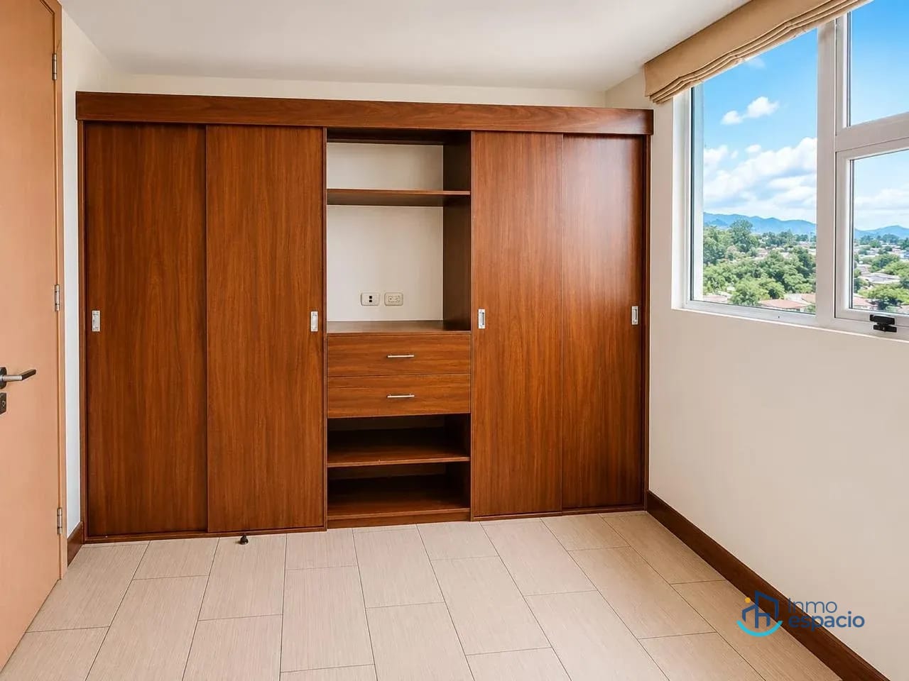 Apartamento en renta en Zona 14 — Apartamento en Alquiler en La Villa, Zona 14, Guatemala, Ciudad — foto 8 de 12